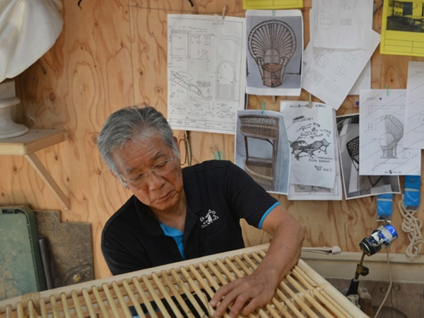 オリジナルベッドは国内で藤家具職人が製作しております。 1台、1台丁寧に作業して仕上げていますので納期は3~4か月かかります。