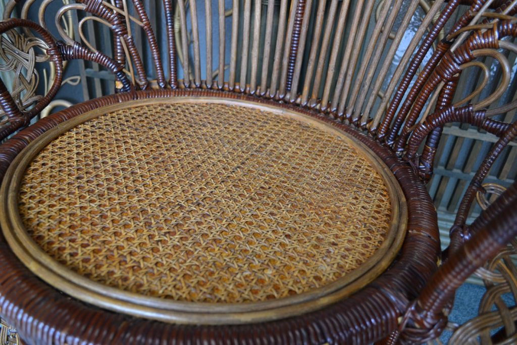 カゴメ編みの座面
