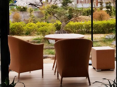 人工ラタンアームチェア「ノワール」セットを兵庫県のお客様に納品
