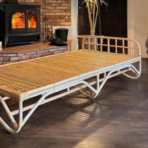 職人手作りのラタンベッド。世界で一つの国産籐ベッド。あなたの為にお作りして全国にお届けします。