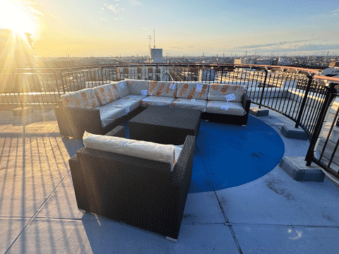 KO'Z株式会社」様に特注人工ラタンソファセットとハンギングチェアを