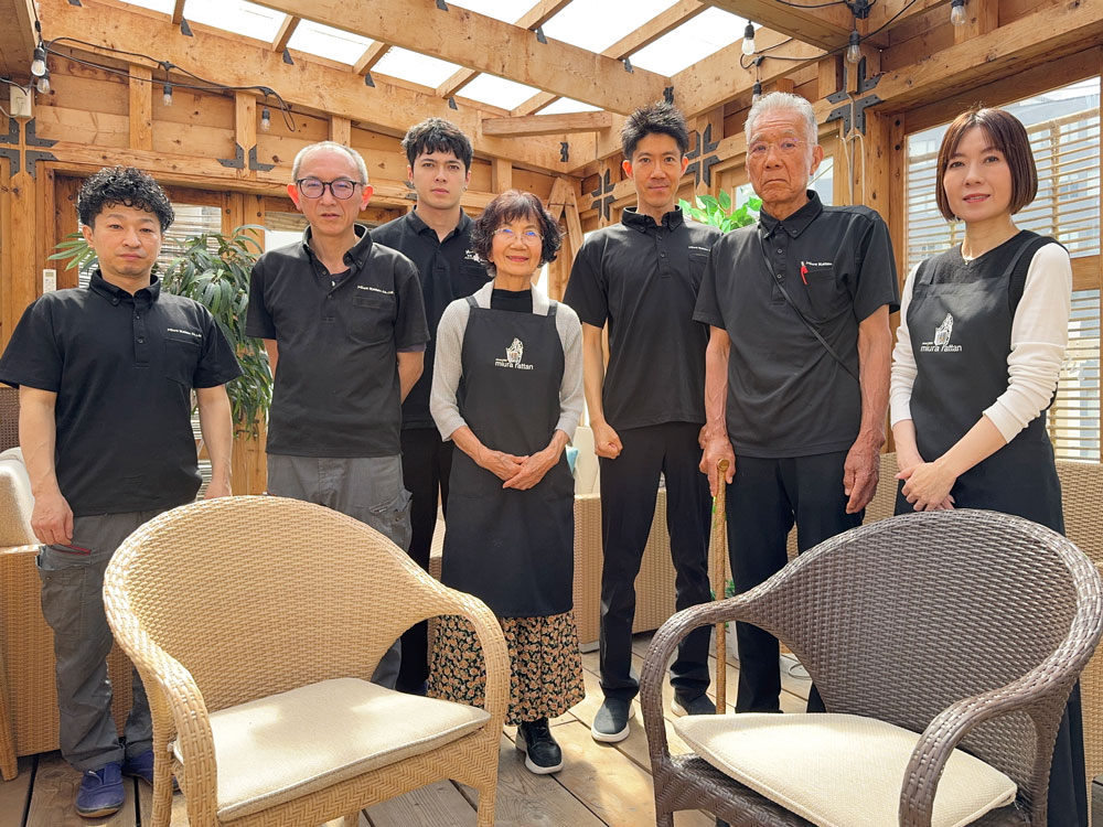 広島の籐家具職人が全国にお届けします。